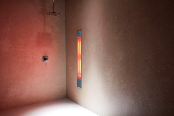 Sunshower Pure XL grijs kortgolvig infrarood douchepaneel voor badkamer en wellness